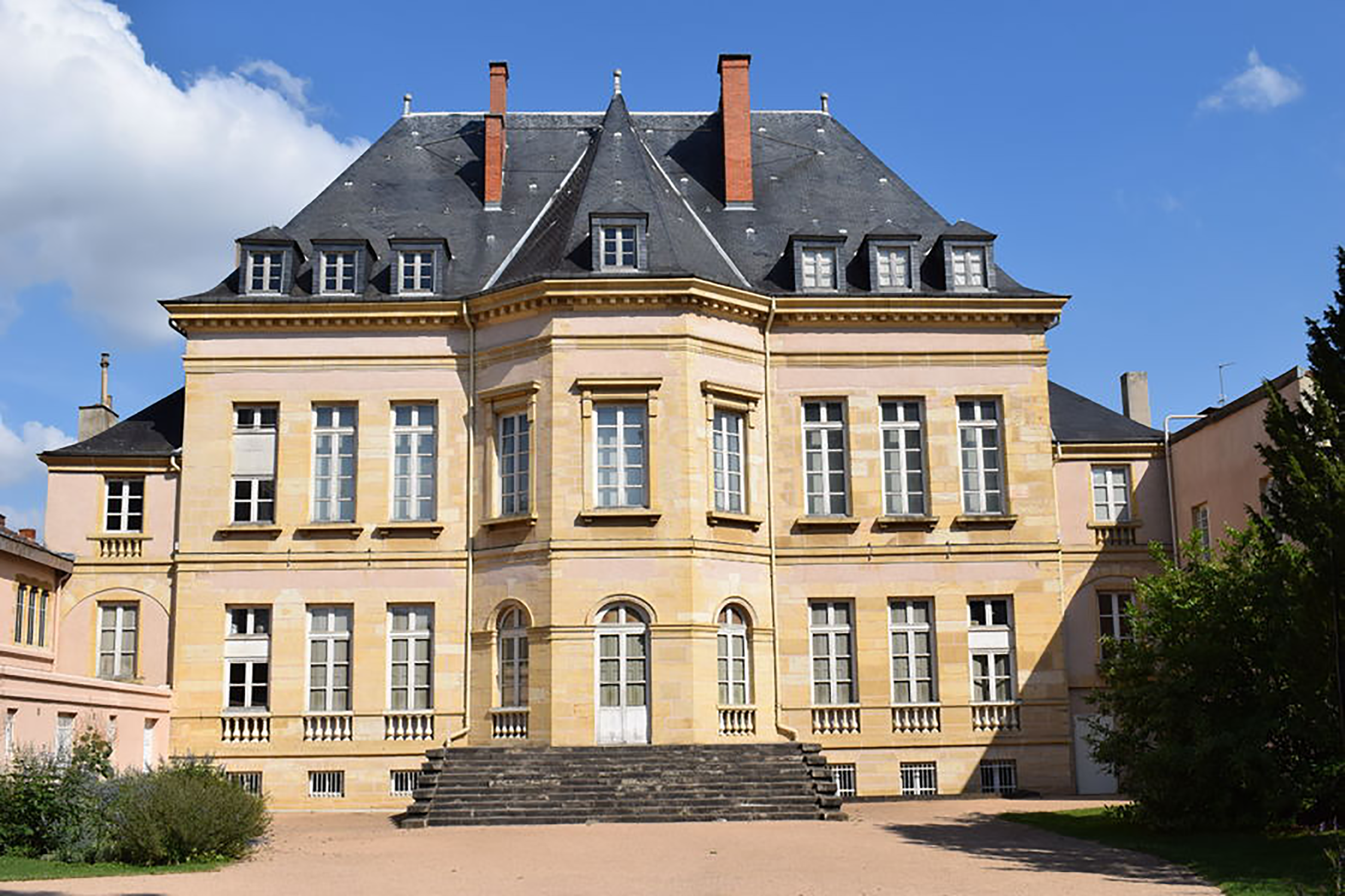 Image of the museum of Roanne